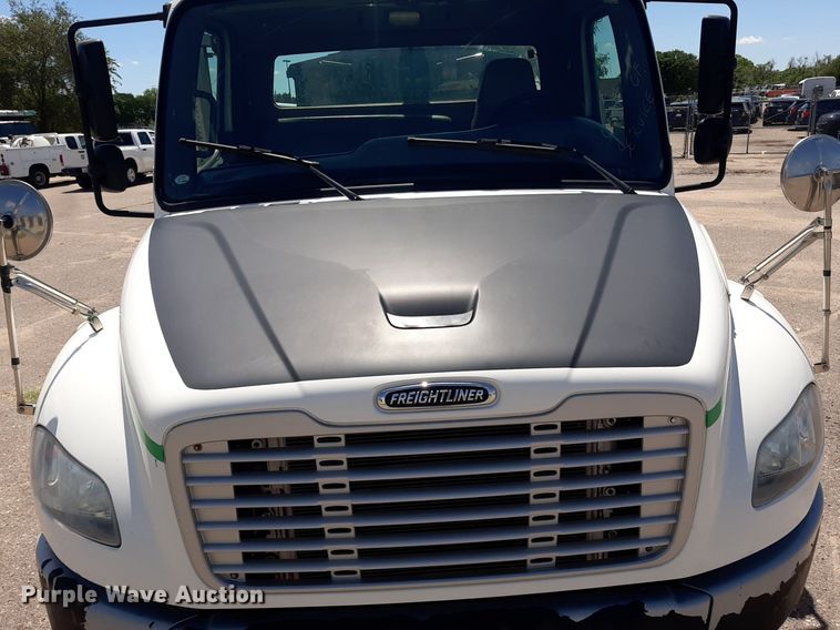 image for item DO3048 2012 Freightliner Business Class M2 pothole patcher truck