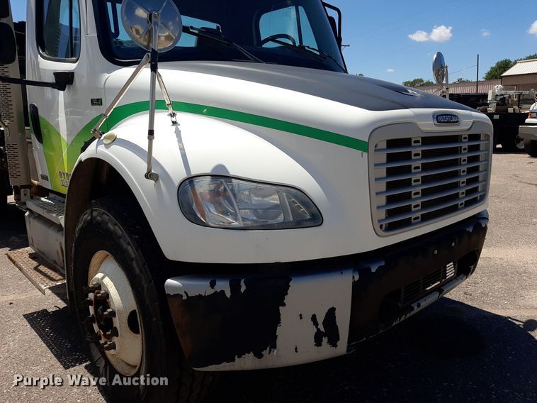 image for item DO3048 2012 Freightliner Business Class M2 pothole patcher truck