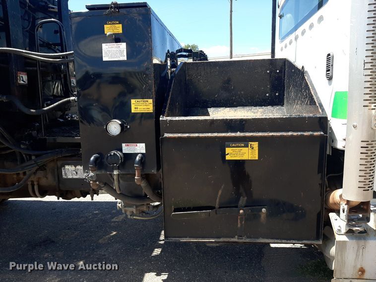 image for item DO3048 2012 Freightliner Business Class M2 pothole patcher truck