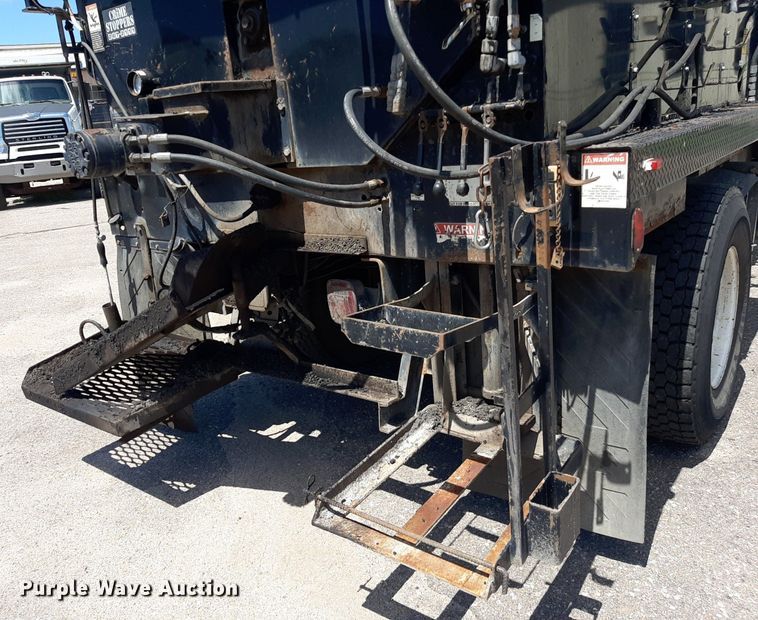 image for item DO3048 2012 Freightliner Business Class M2 pothole patcher truck