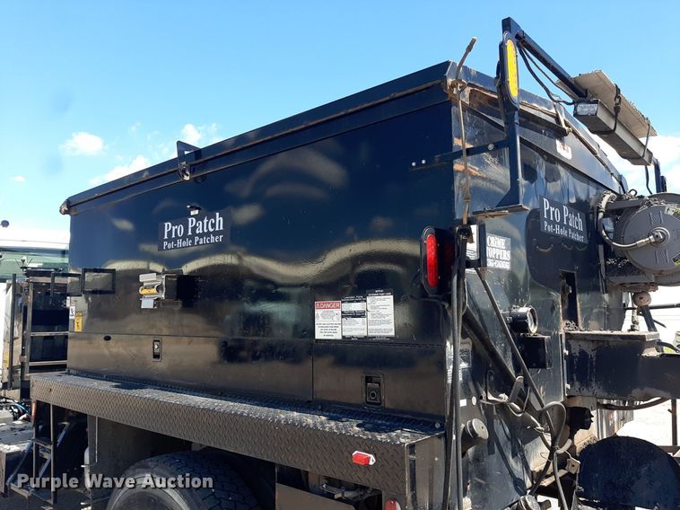 image for item DO3048 2012 Freightliner Business Class M2 pothole patcher truck