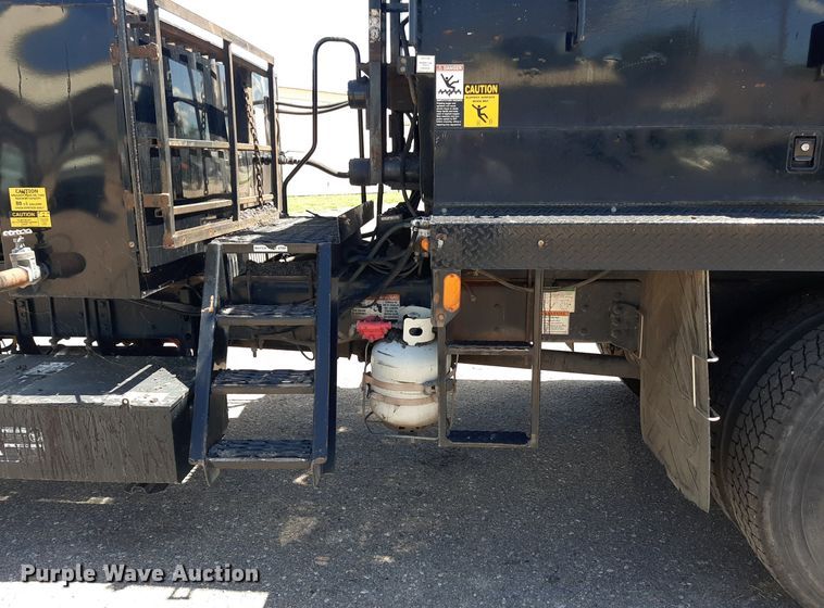 image for item DO3048 2012 Freightliner Business Class M2 pothole patcher truck