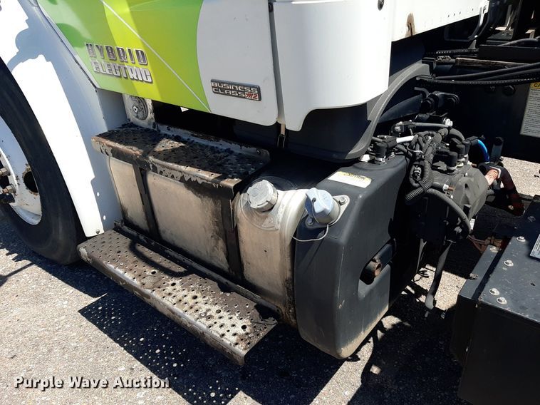 image for item DO3048 2012 Freightliner Business Class M2 pothole patcher truck