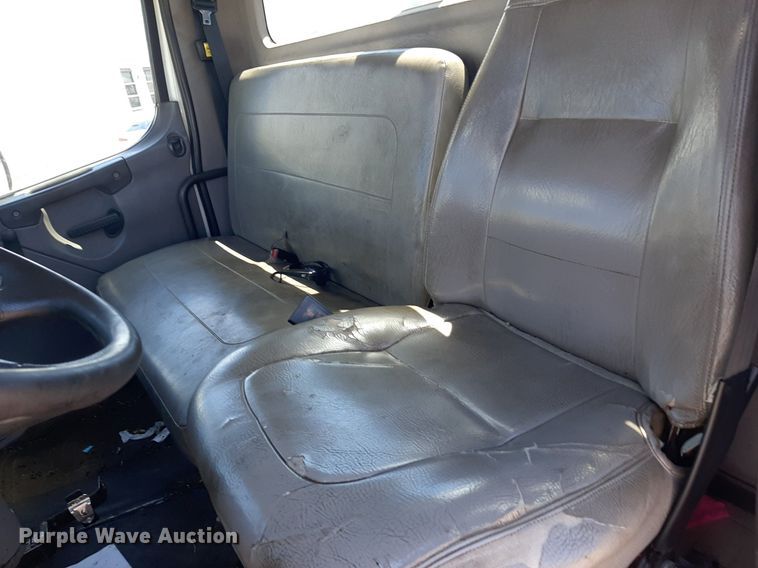 image for item DO3048 2012 Freightliner Business Class M2 pothole patcher truck