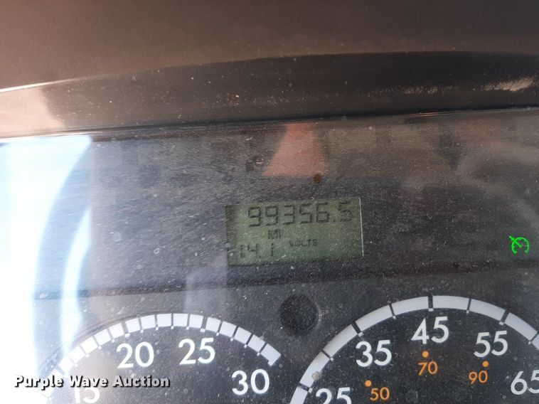 image for item DO3048 2012 Freightliner Business Class M2 pothole patcher truck