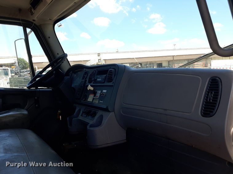 image for item DO3048 2012 Freightliner Business Class M2 pothole patcher truck