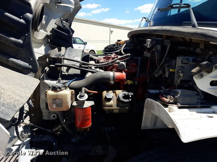 image for item DO3048 2012 Freightliner Business Class M2 pothole patcher truck