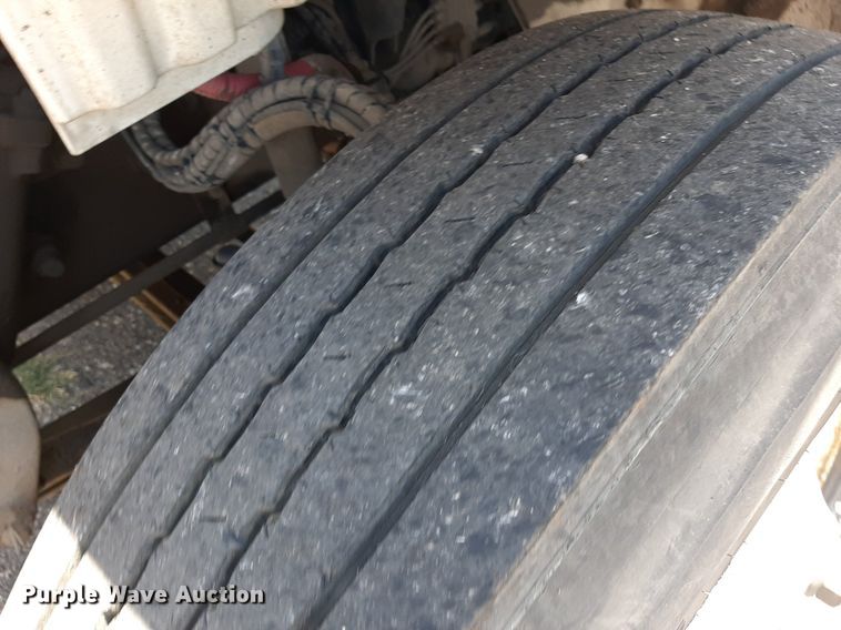 image for item DO3048 2012 Freightliner Business Class M2 pothole patcher truck