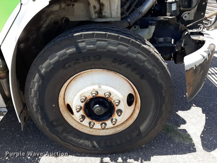 image for item DO3048 2012 Freightliner Business Class M2 pothole patcher truck