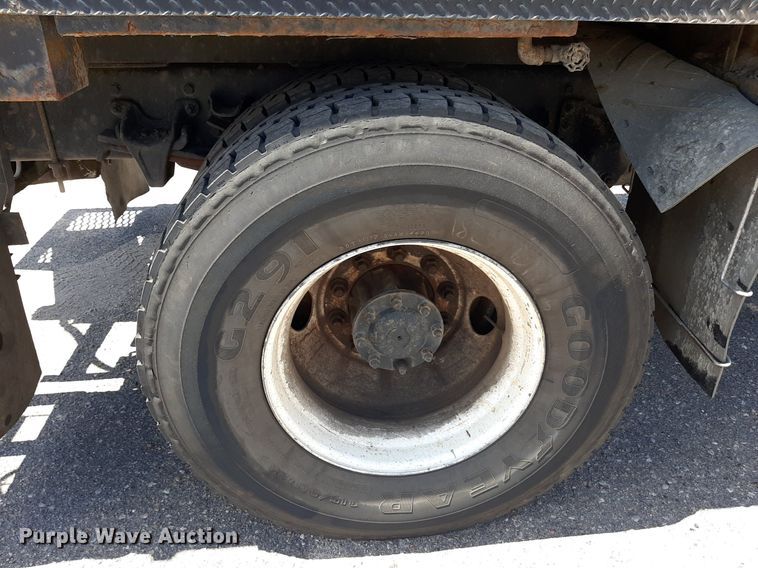 image for item DO3048 2012 Freightliner Business Class M2 pothole patcher truck