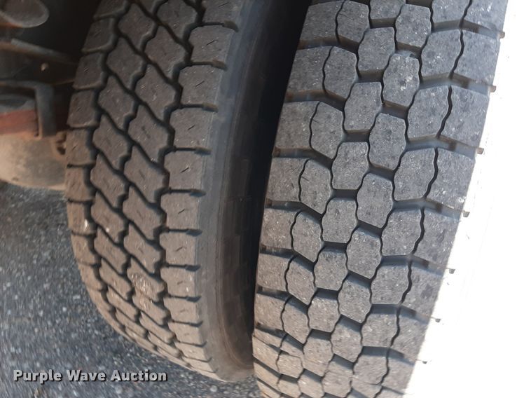 image for item DO3048 2012 Freightliner Business Class M2 pothole patcher truck