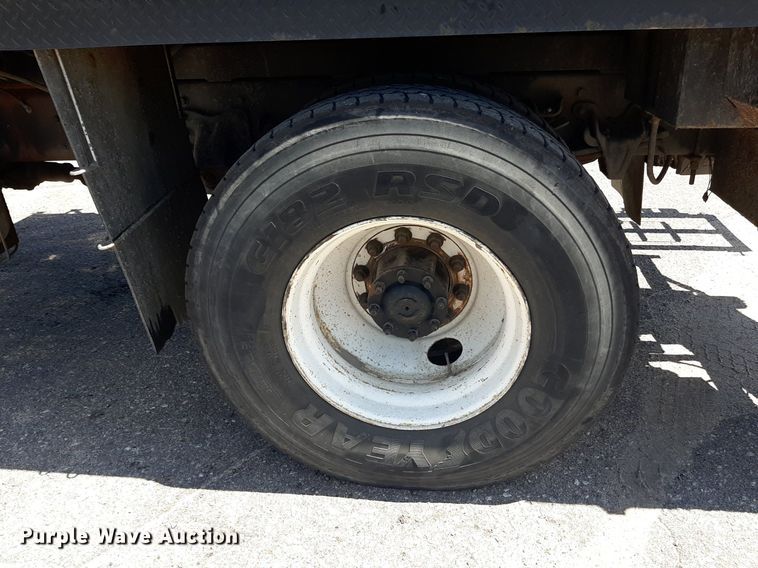 image for item DO3048 2012 Freightliner Business Class M2 pothole patcher truck