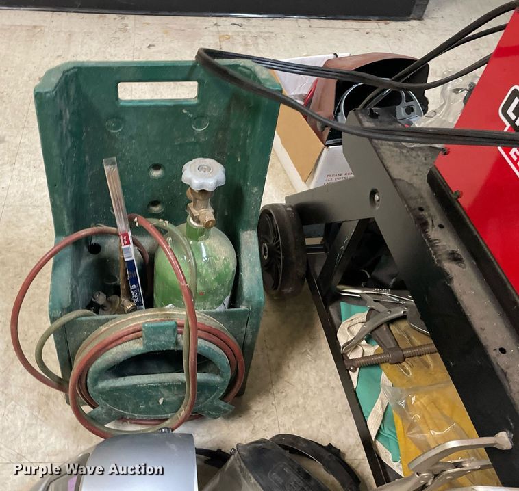 image for item HN9938 Lincoln Electric Pro Mig 140 welder