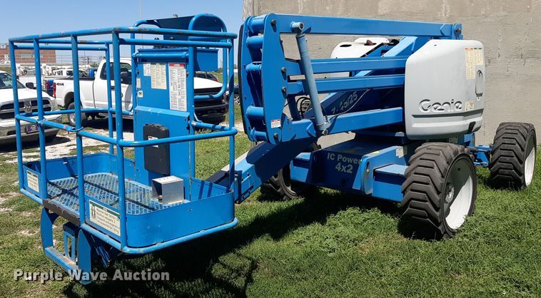 image for item IP9437 2004 Genie Z-45/25 boom lift