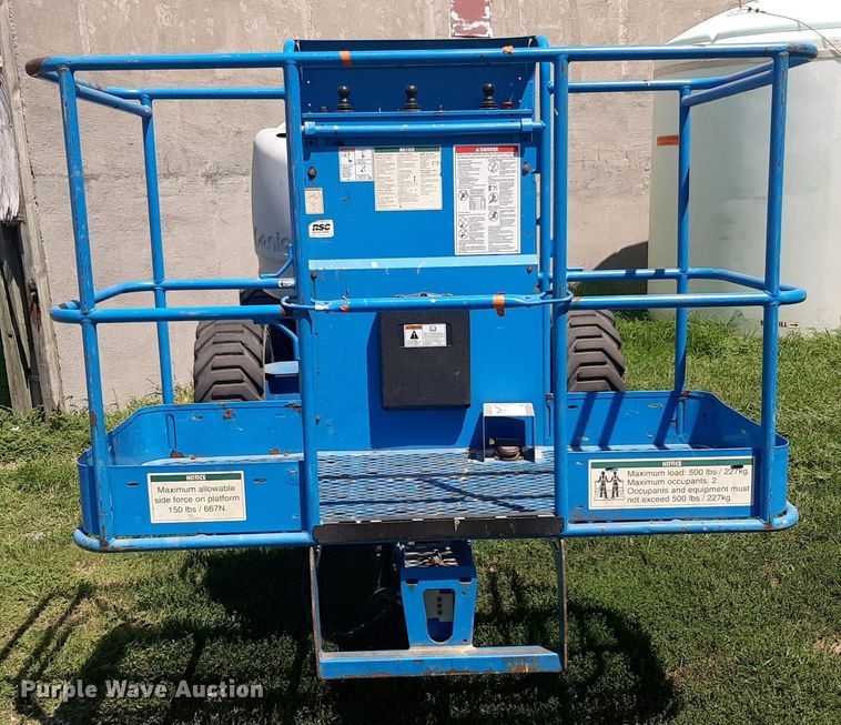 image for item IP9437 2004 Genie Z-45/25 boom lift