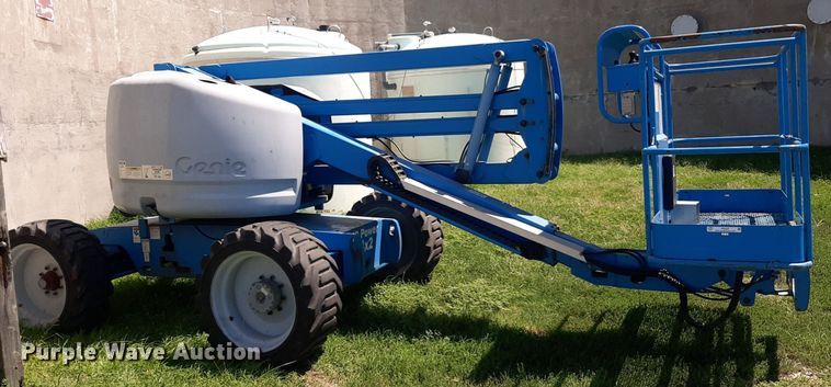 image for item IP9437 2004 Genie Z-45/25 boom lift