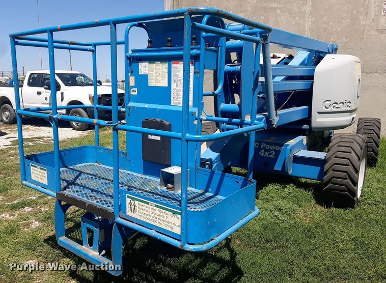image for item IP9437 2004 Genie Z-45/25 boom lift