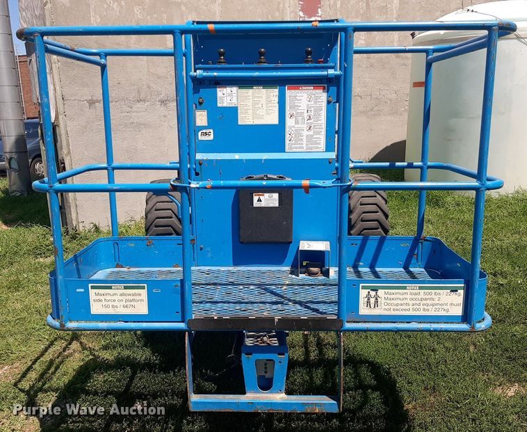 image for item IP9437 2004 Genie Z-45/25 boom lift