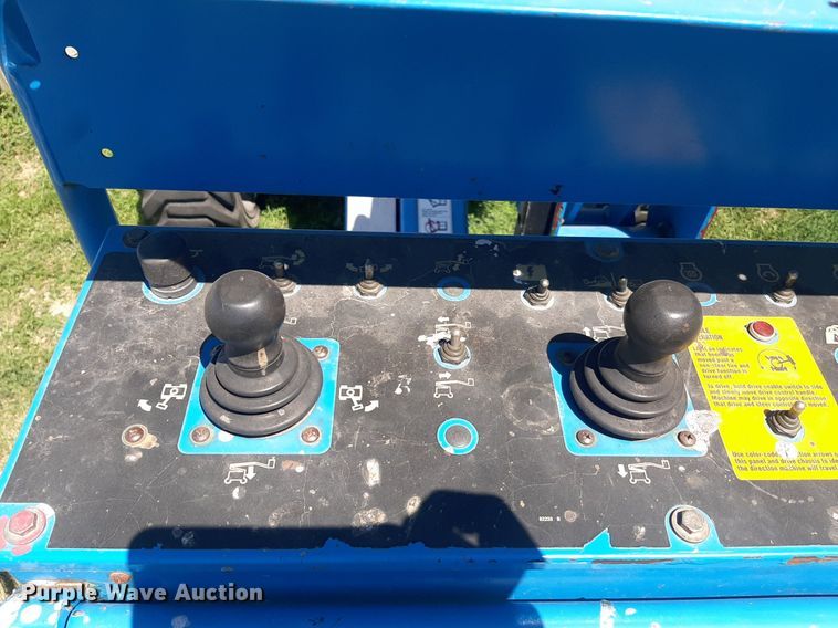 image for item IP9437 2004 Genie Z-45/25 boom lift