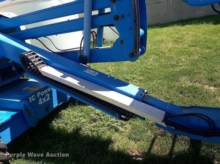 image for item IP9437 2004 Genie Z-45/25 boom lift