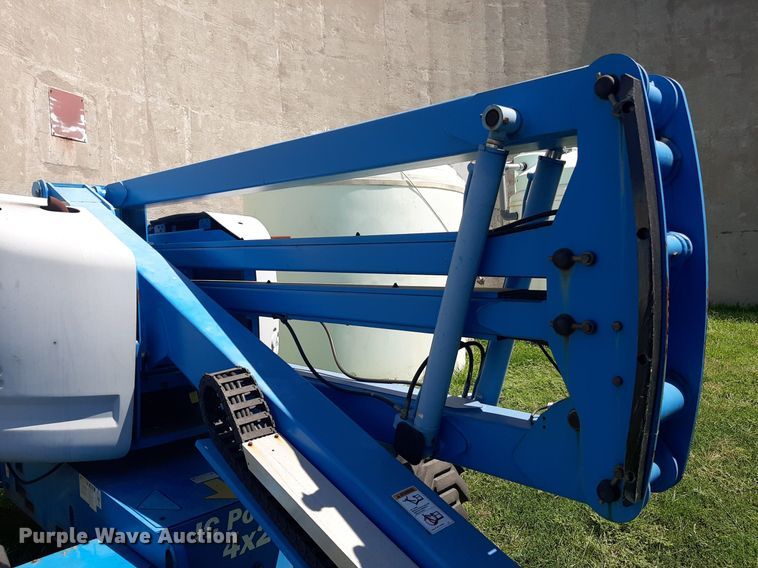 image for item IP9437 2004 Genie Z-45/25 boom lift
