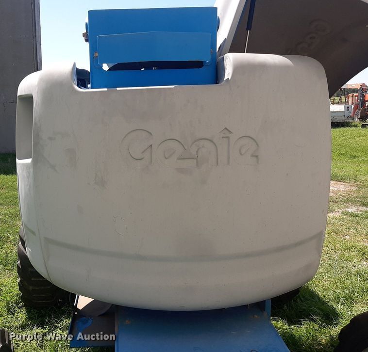 image for item IP9437 2004 Genie Z-45/25 boom lift