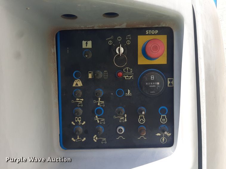 image for item IP9437 2004 Genie Z-45/25 boom lift