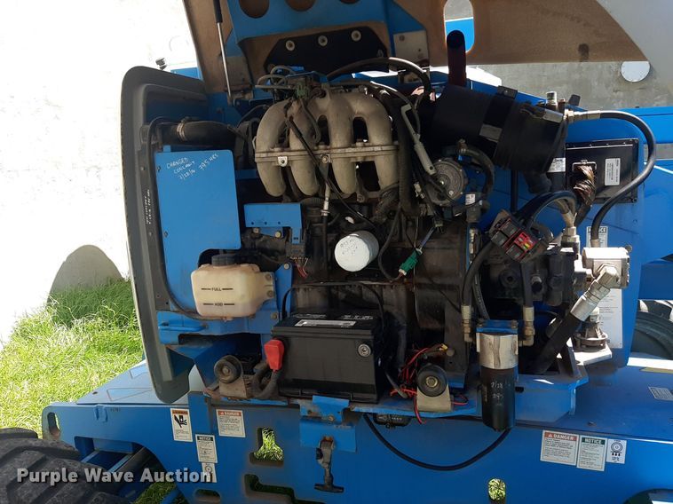 image for item IP9437 2004 Genie Z-45/25 boom lift