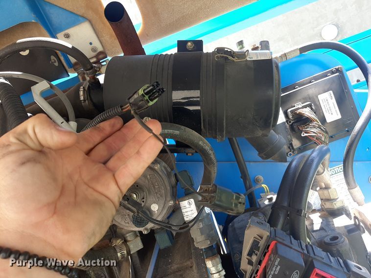 image for item IP9437 2004 Genie Z-45/25 boom lift