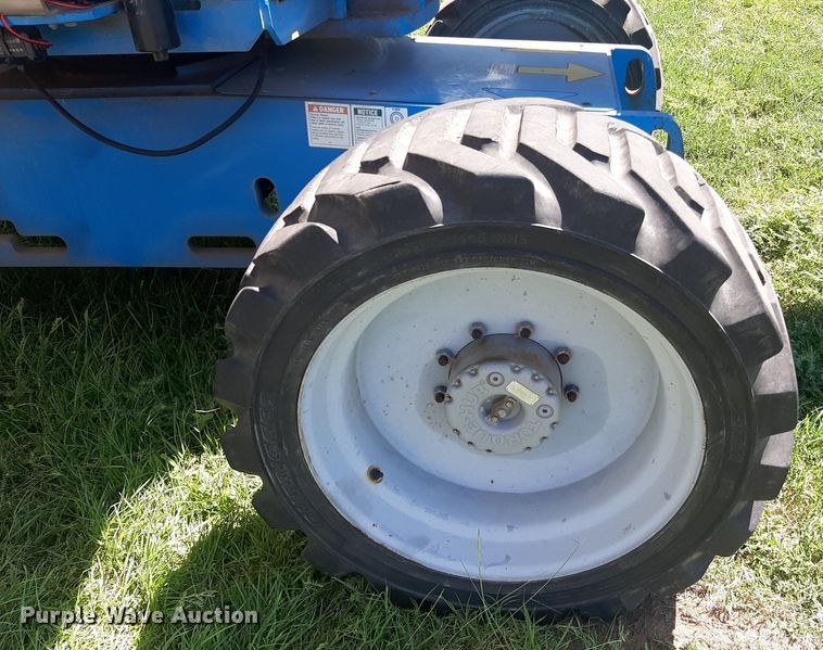 image for item IP9437 2004 Genie Z-45/25 boom lift