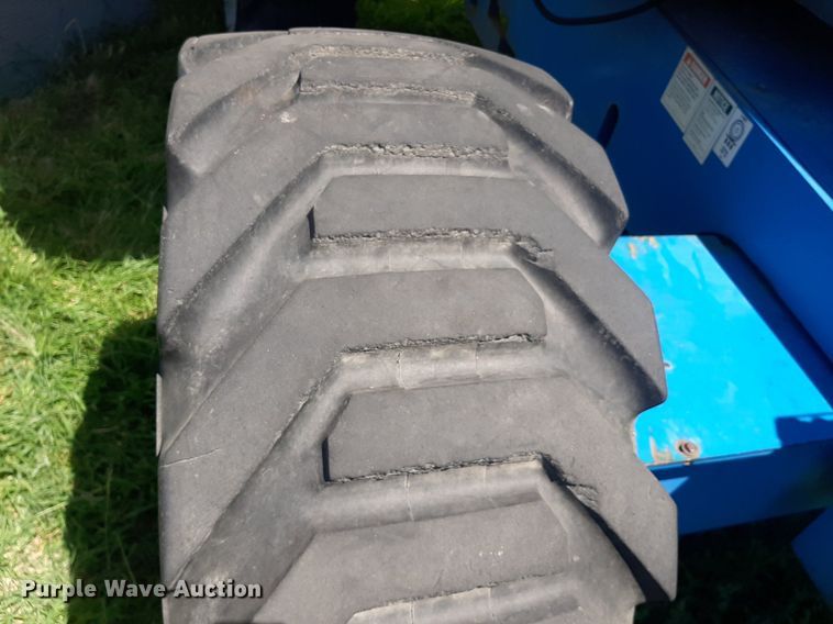 image for item IP9437 2004 Genie Z-45/25 boom lift