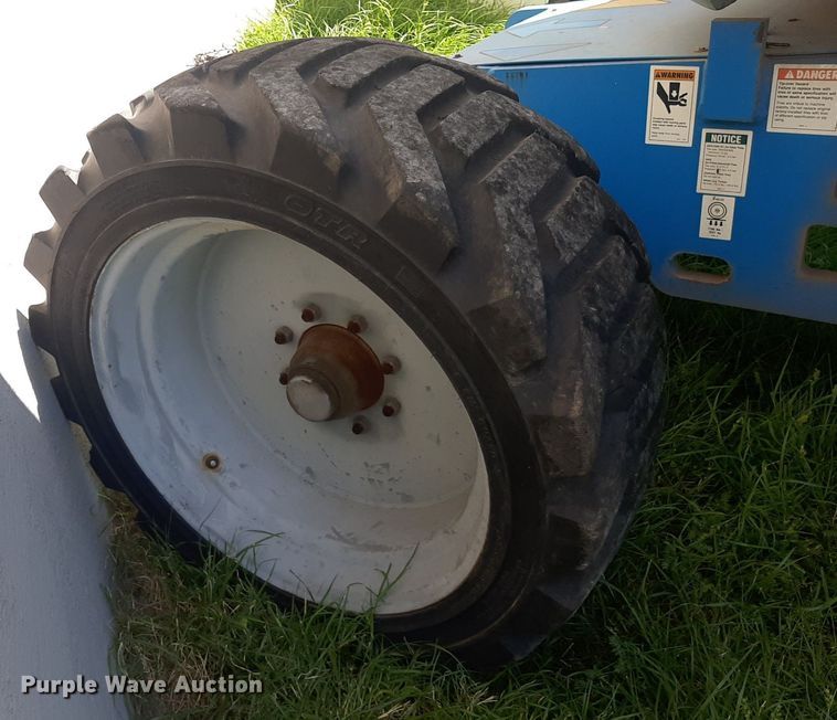 image for item IP9437 2004 Genie Z-45/25 boom lift