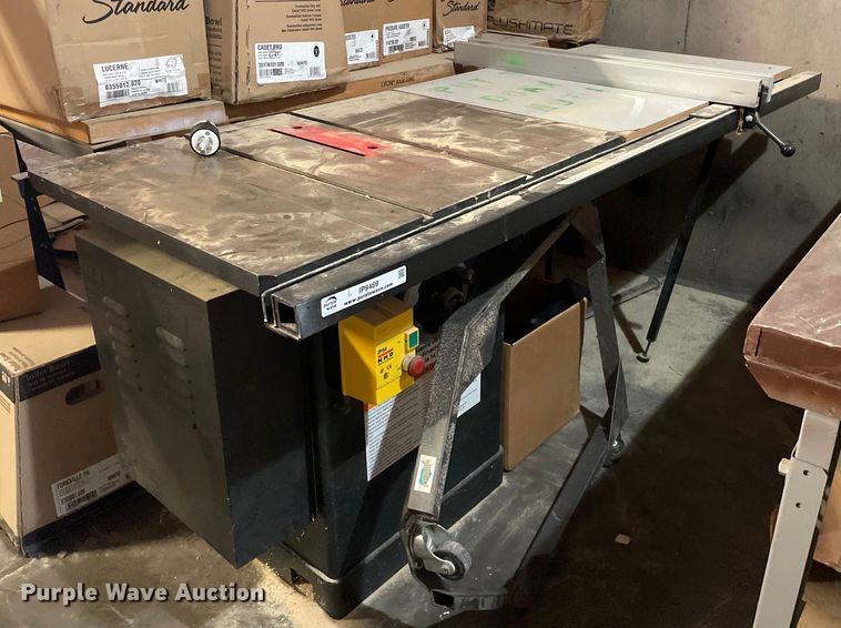 image for item IP9469 Dayton table saw