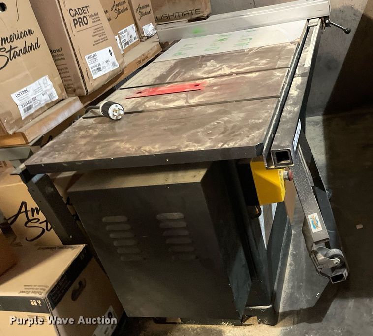image for item IP9469 Dayton table saw