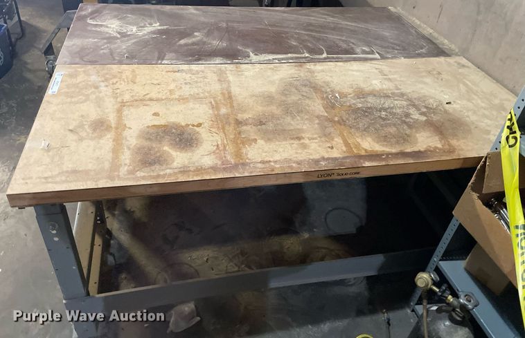 image for item IP9477 (2) work tables