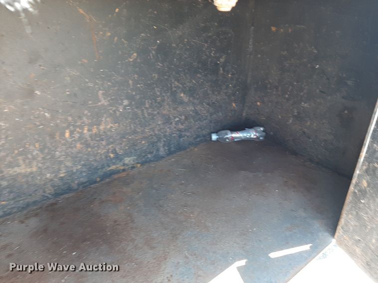 image for item NH9392 1984 International  1724 crane truck