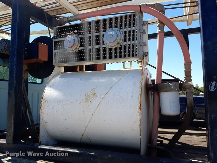 image for item NH9392 1984 International  1724 crane truck