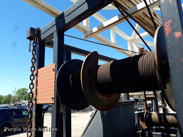 image for item NH9392 1984 International  1724 crane truck