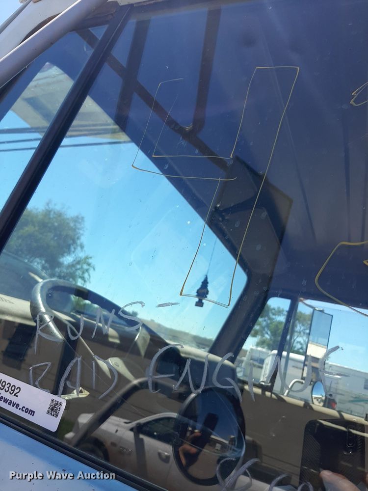 image for item NH9392 1984 International  1724 crane truck