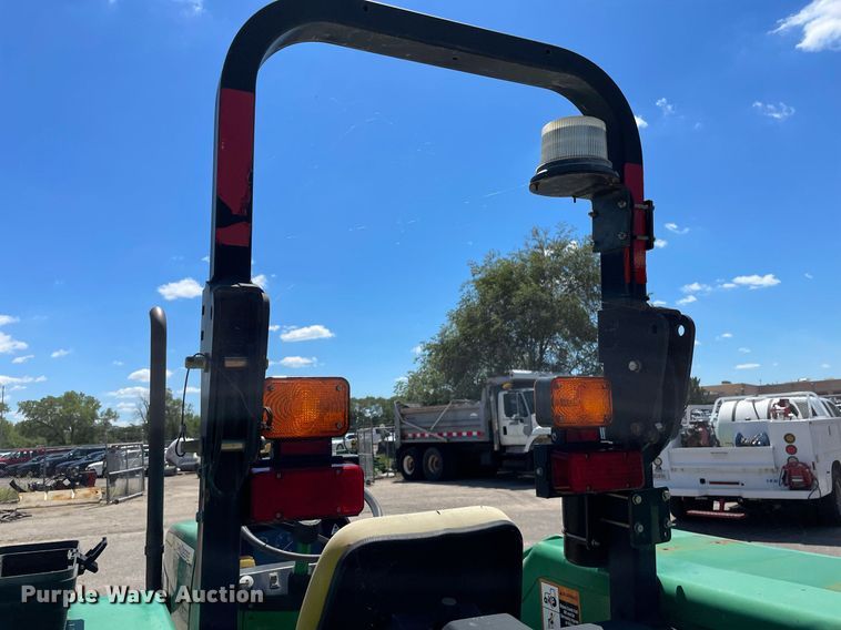 image for item NH9393 2008 John Deere 5303 tractor