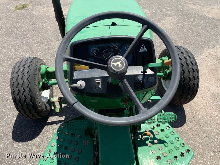 image for item NH9393 2008 John Deere 5303 tractor