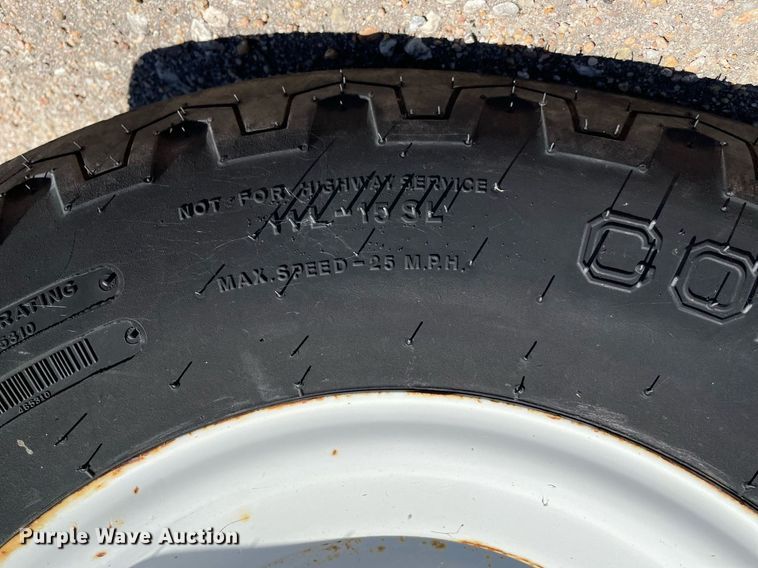 image for item NH9393 2008 John Deere 5303 tractor