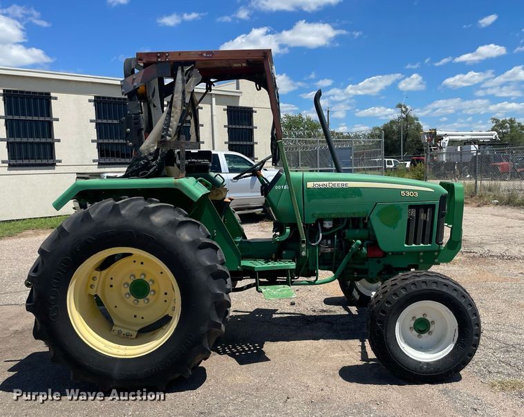image for item NH9395 2008 John Deere 5303 tractor