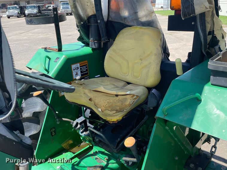 image for item NH9395 2008 John Deere 5303 tractor