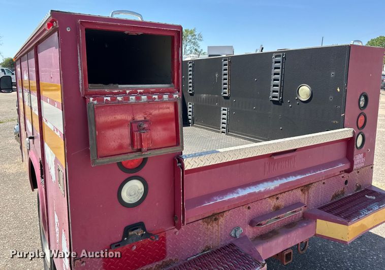 image for item NH9399 2007 Ford F550 Super Duty XL brush fire truck