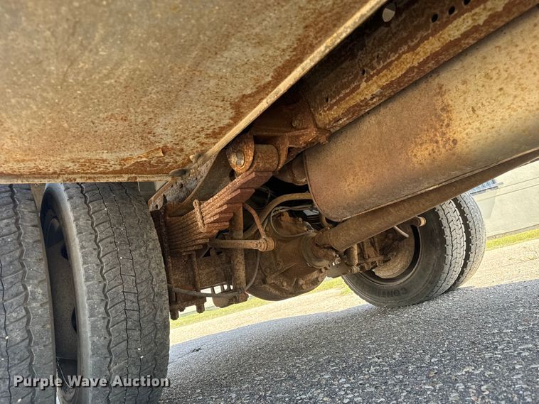 image for item NH9399 2007 Ford F550 Super Duty XL brush fire truck