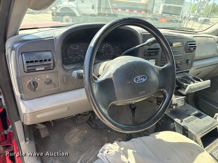 image for item NH9399 2007 Ford F550 Super Duty XL brush fire truck