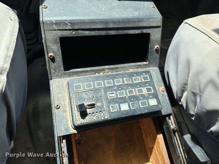 image for item NH9399 2007 Ford F550 Super Duty XL brush fire truck