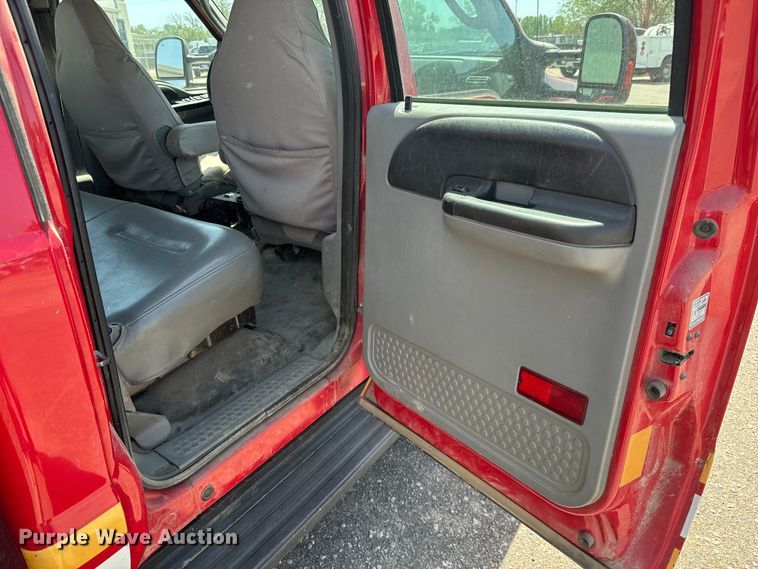 image for item NH9399 2007 Ford F550 Super Duty XL brush fire truck