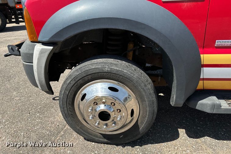 image for item NH9399 2007 Ford F550 Super Duty XL brush fire truck